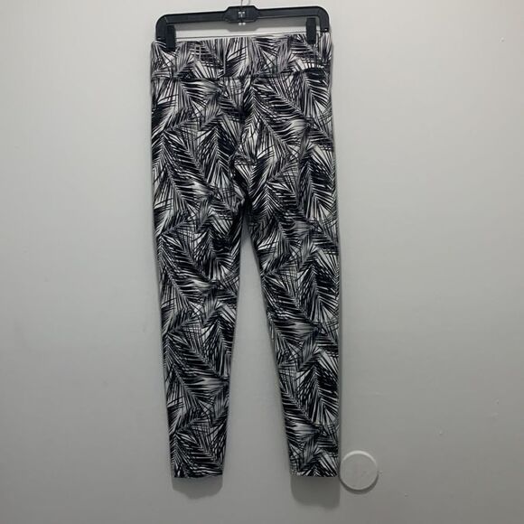 Victoria Secret PINK White and Black Patterned Leggings Size Medium - Picture 2 of 8